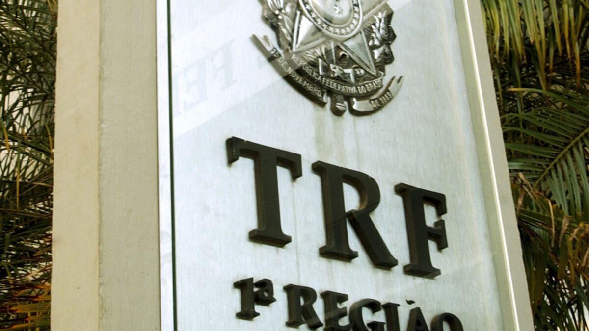 Desembargador mantém cobrança de 12% de imposto sobre exportação de petróleo