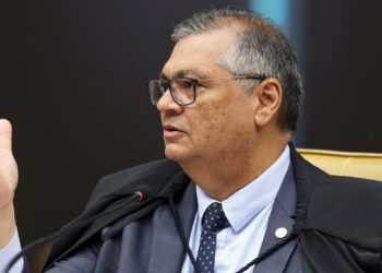 Dino quebra sigilo de investigações sobre financiamento do filme Dark Horse