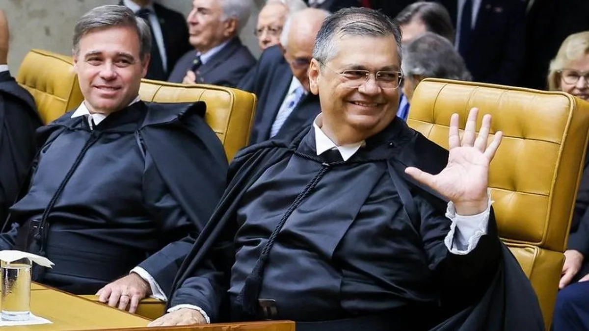 Dino suspende decisão que mandou apagar posts sobre Nossa Senhora Aparecida