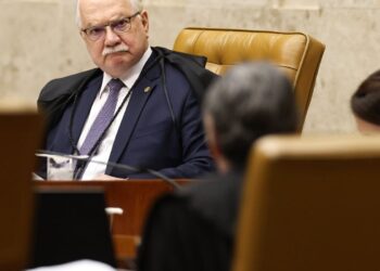 Fachin agenda sessão para investigar André Mendonça no dia 23 de setembro