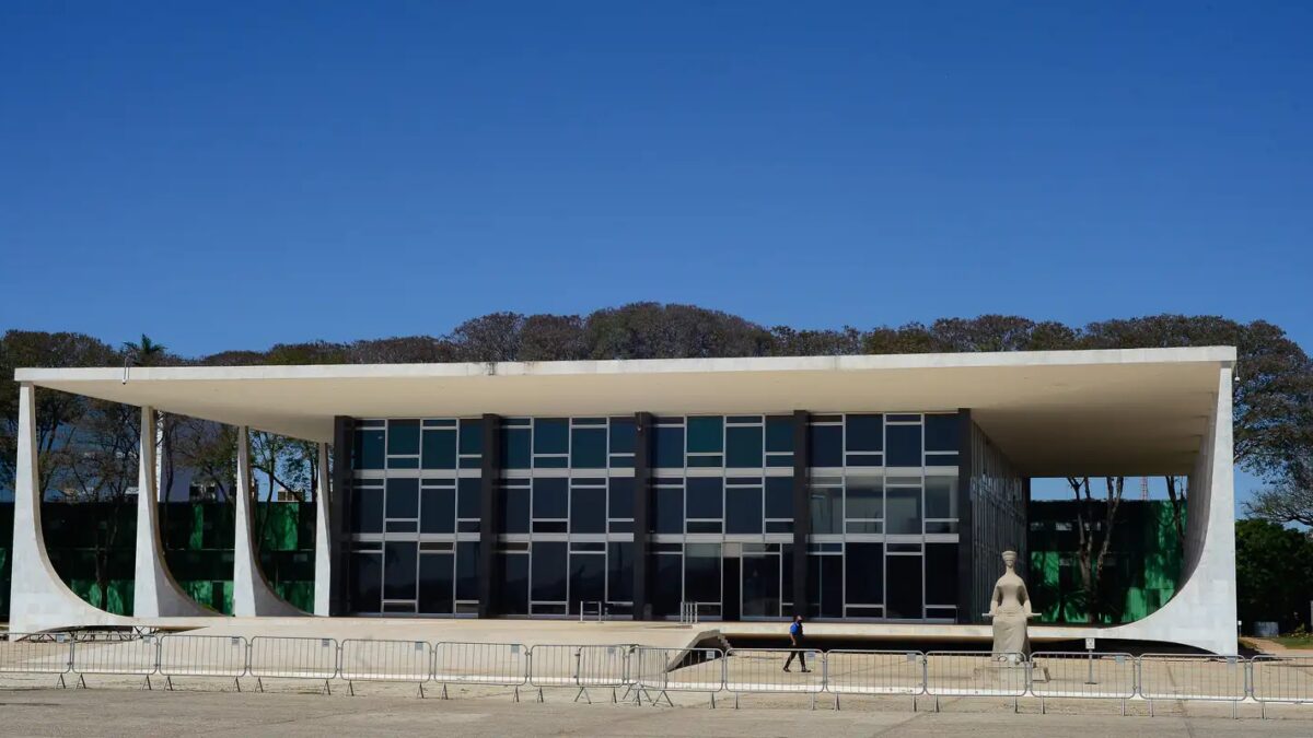 Fachin exige resposta da PGR sobre investigações do INSS e caso Master em 5 dias