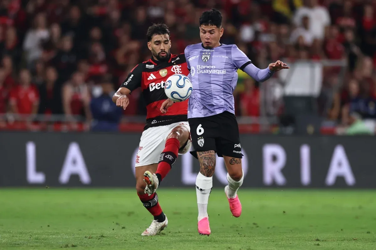Flamengo empata com Del Valle e avança à semifinal da Libertadores com Jorginho expulso