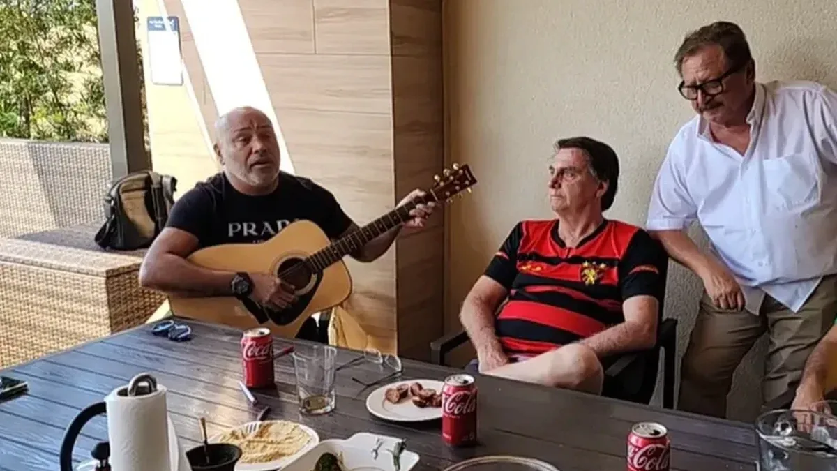 Flávio Bolsonaro lamenta morte de Rick Sollo e o classifica como ícone da música brasileira