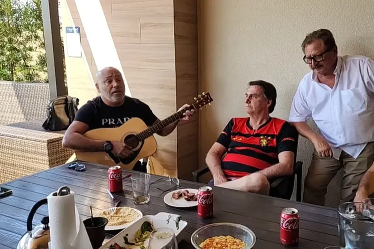 Flávio Bolsonaro lamenta morte de Rick Sollo e o classifica como ícone da música brasileira