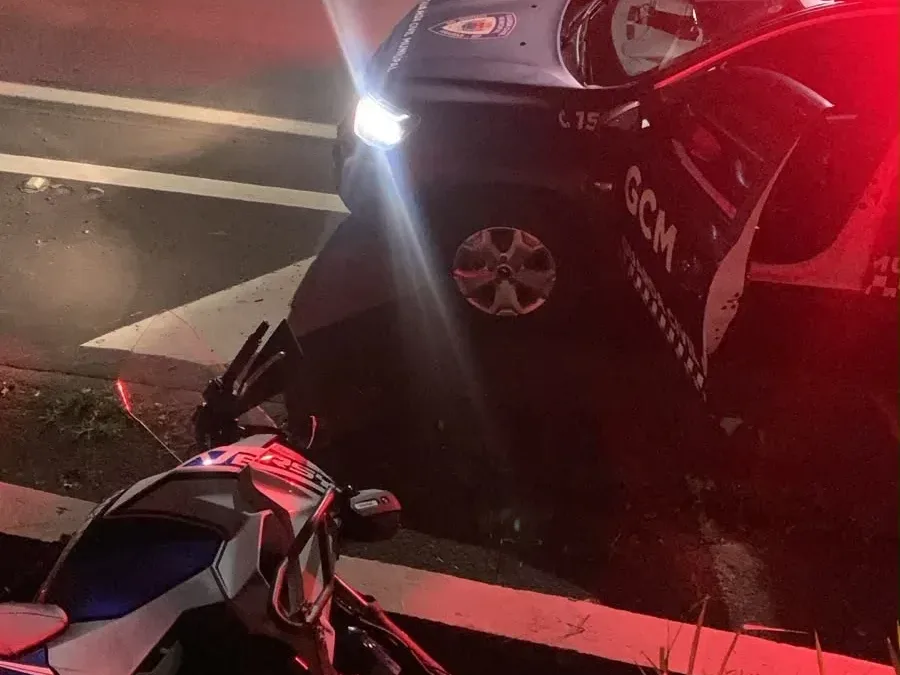 GCM recupera moto roubada após perseguição e abandono em Araras, SP