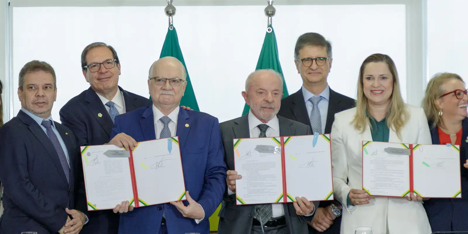Governo Lula sanciona leis para fortalecer Justiça e ampliar acesso à população