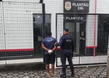 Guarda Civil apreende foragido da Justiça em Taubaté após alerta de veículo suspeito