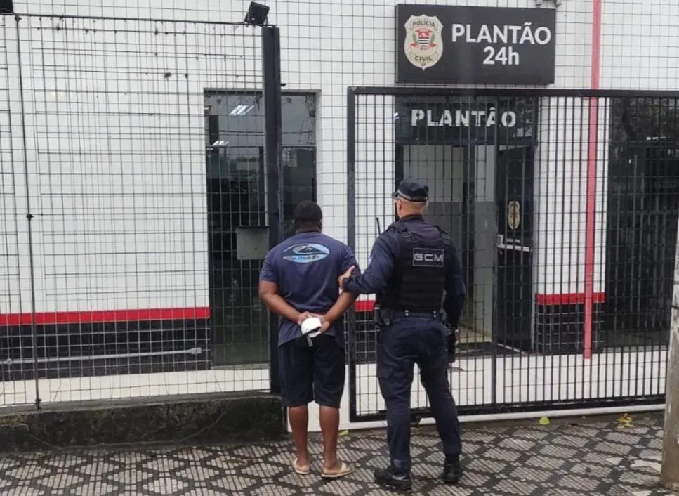 Guarda Civil de Taubaté prende foragido da Justiça em operação na Avenida Taumaturgo
