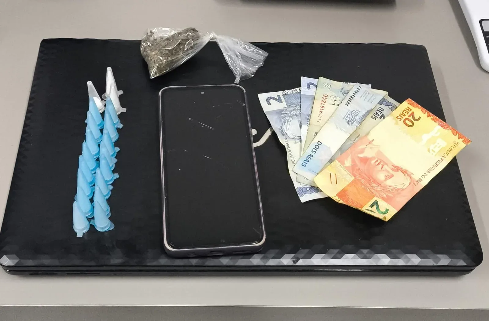 Irmãos gêmeos detidos por tráfico de drogas em Leme são liberados pela polícia