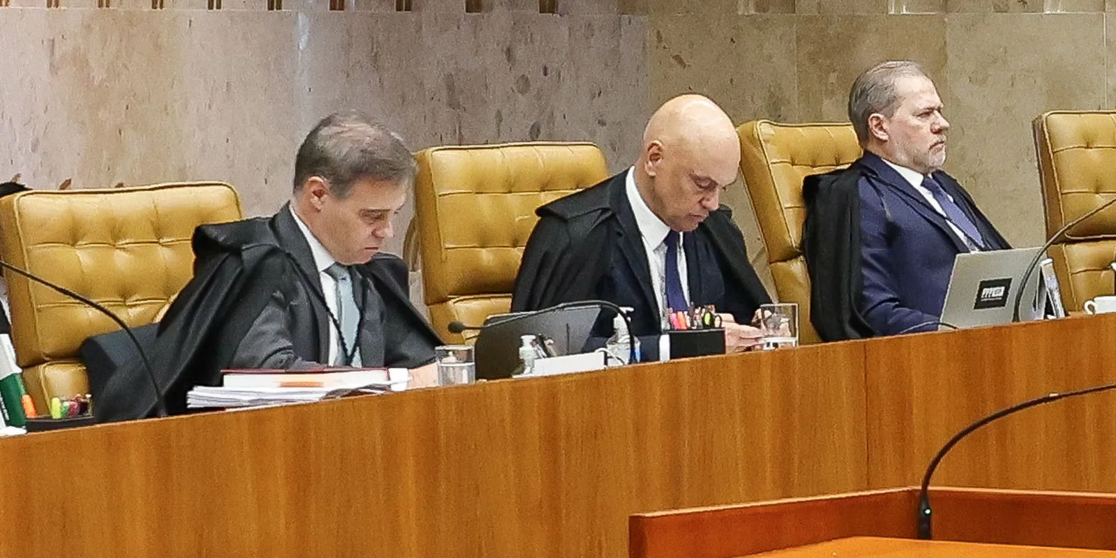 Mendonça acusa Moraes de abuso de autoridade e direcionamento de investigação no STF