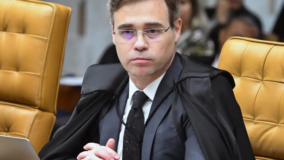 Mendonça alerta para riscos em investigações ao discutir dados de celular de Vorcaro