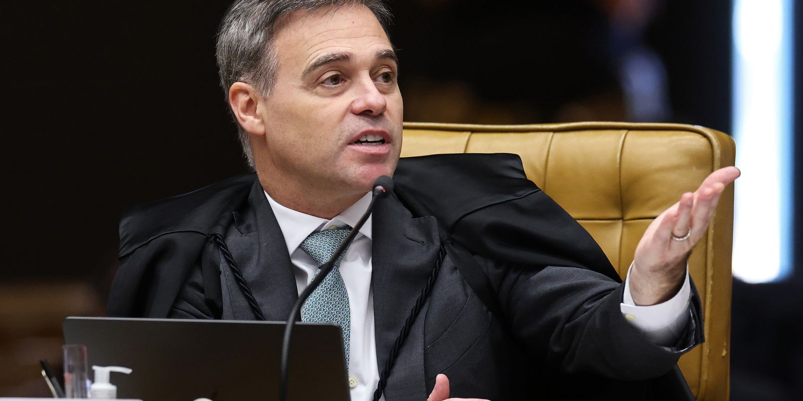 Mendonça vota por julgamento separado de Moraes no STF em caso do Banco Master