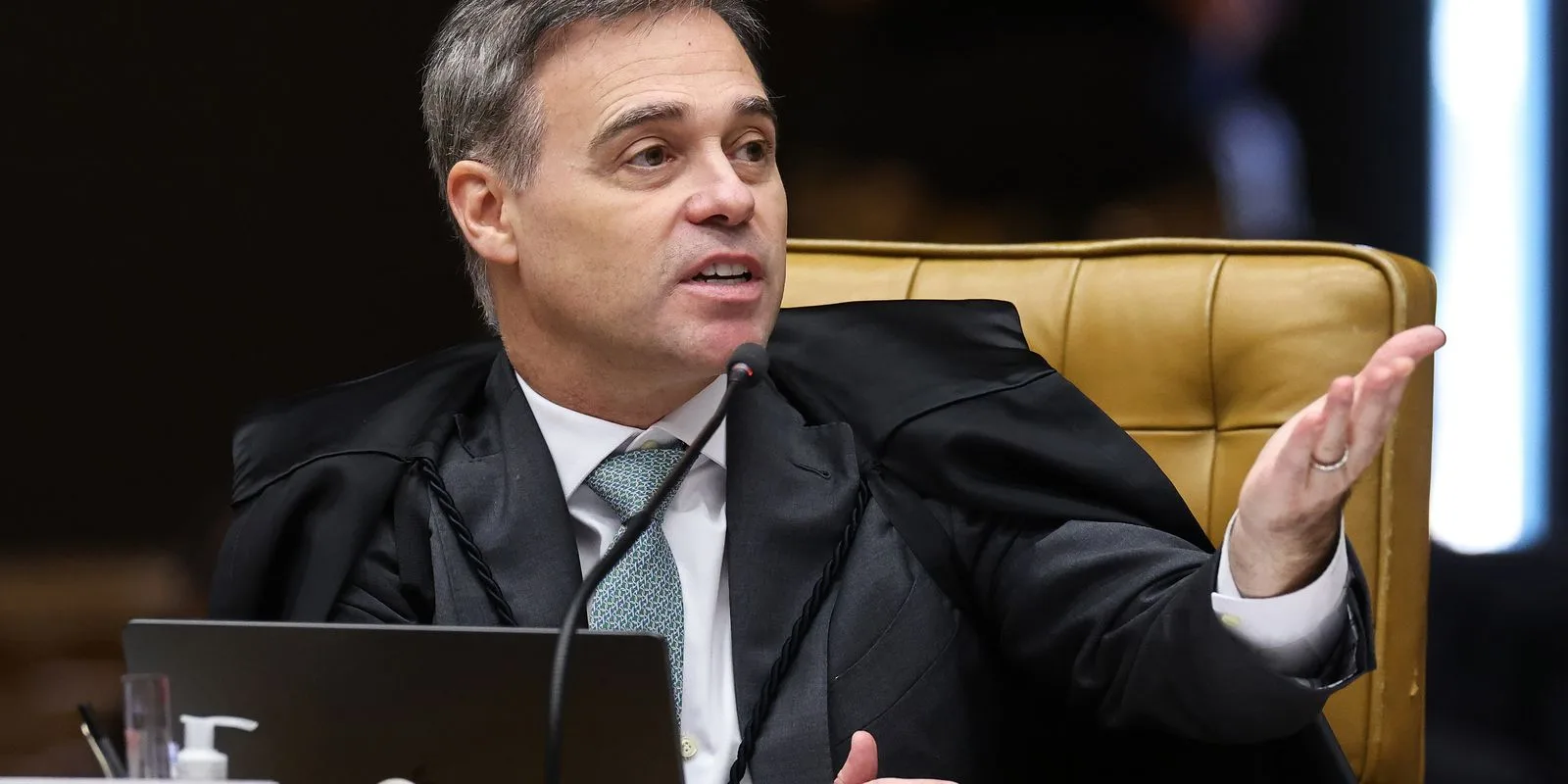Mendonça vota por julgamento separado de Moraes no STF em caso do Banco Master