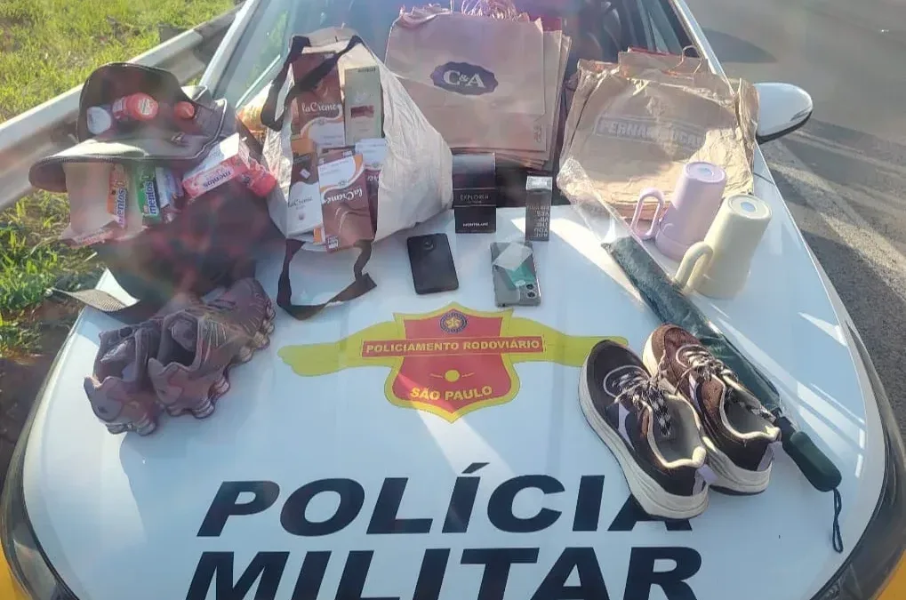 Polícia Rodoviária prende dupla por furto de R$ 4,4 mil na Anhanguera em Limeira