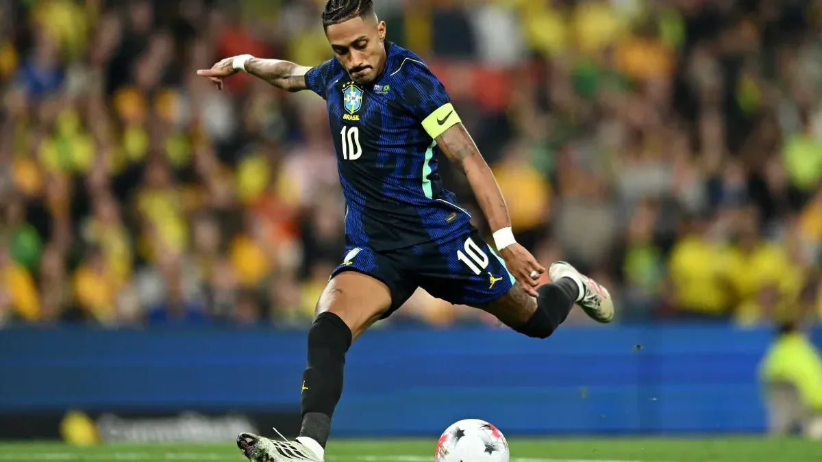 Raphinha é cortado da Seleção e desfalca Brasil em amistoso contra a Índia