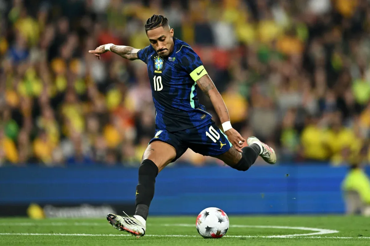 Raphinha é cortado da Seleção e desfalca Brasil em amistoso contra a Índia