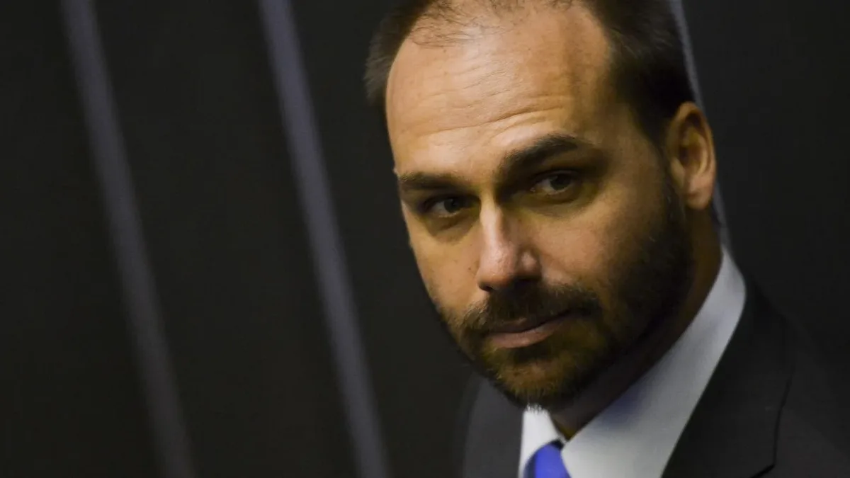 STF condena Eduardo Bolsonaro a um ano de detenção por difamação a Tábata Amaral