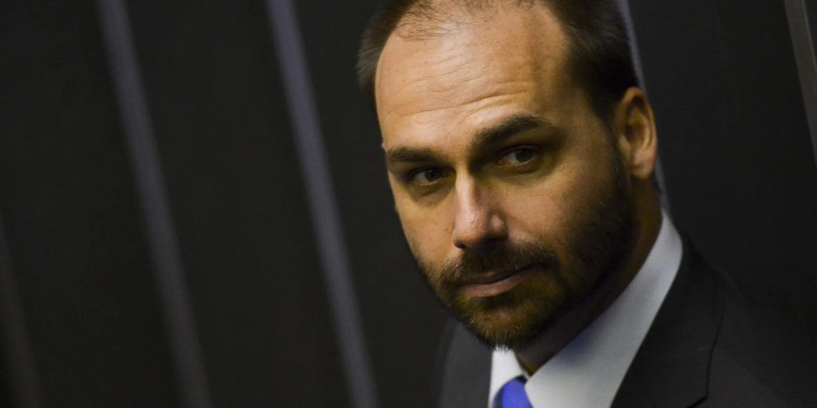 STF condena Eduardo Bolsonaro a um ano de detenção por difamação a Tábata Amaral