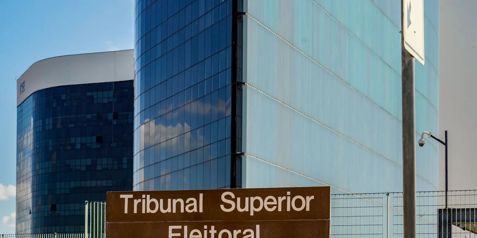 TSE mantém retirada de postagens sobre Nossa Senhora Aparecida em eleições