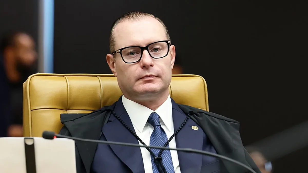 Zanin cobra Anatel sobre acesso à internet nas eleições em 48 horas