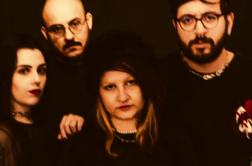 illinoise lança álbum de estreia com participação de Dani Buarque e 12 faixas autorais