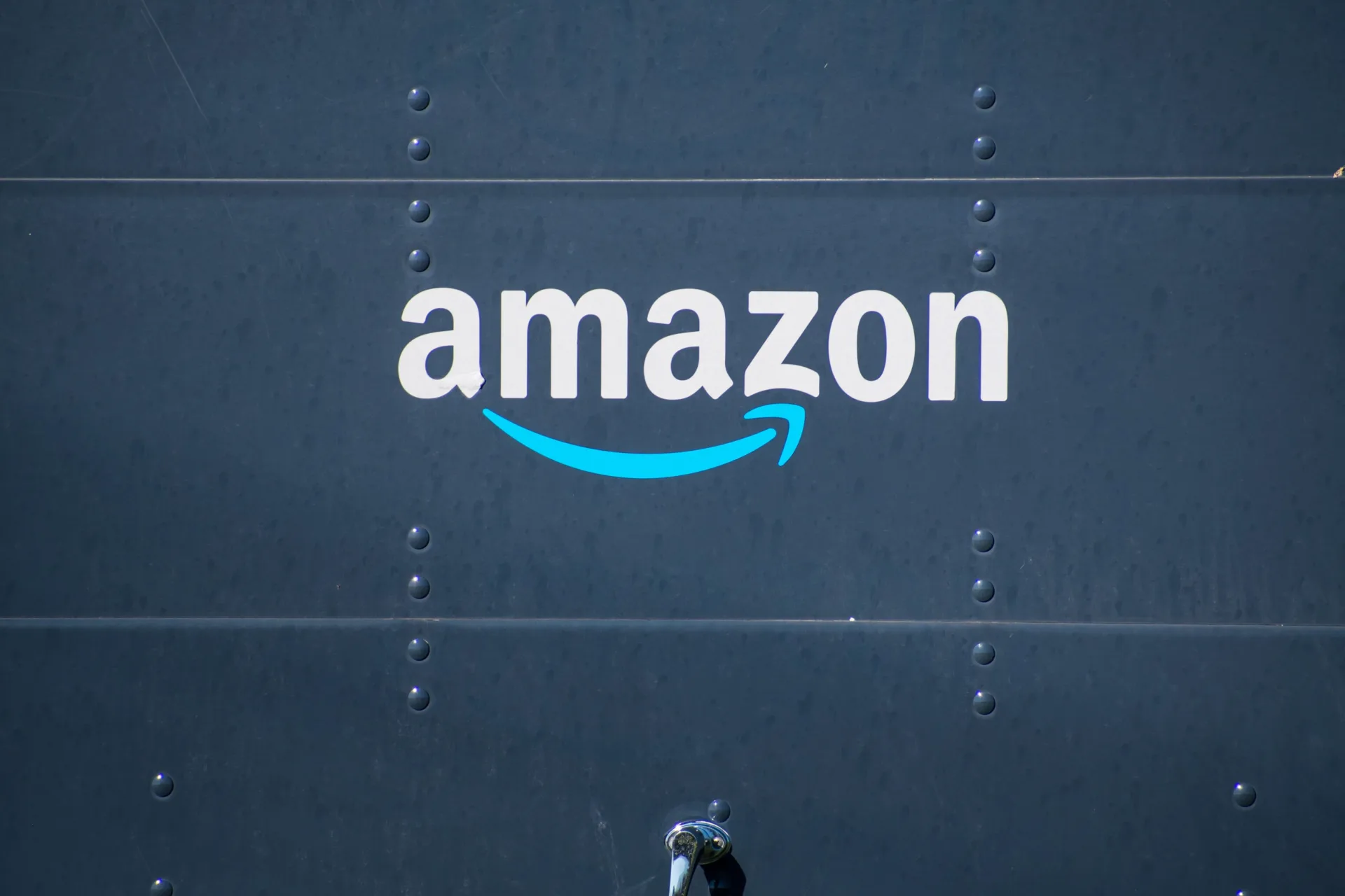 Amazon lança TorchNeuron para desafiar domínio da Nvidia em inteligência artificial