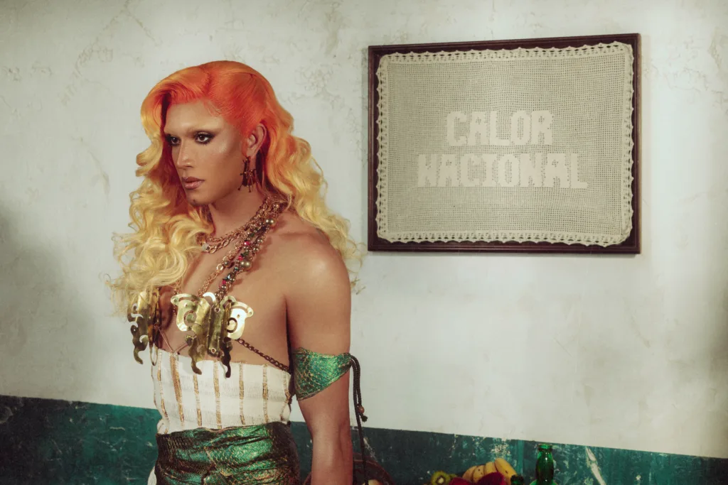 Aretuza Lovi lança álbum "Calor Nacional" e celebra diversidade do pop brasileiro