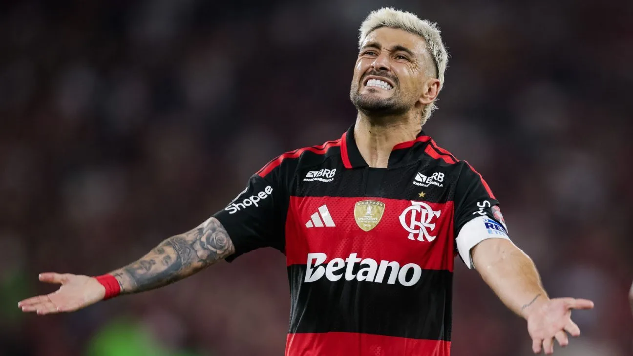 Arrascaeta desfalca Flamengo na semifinal da Libertadores contra Estudiantes