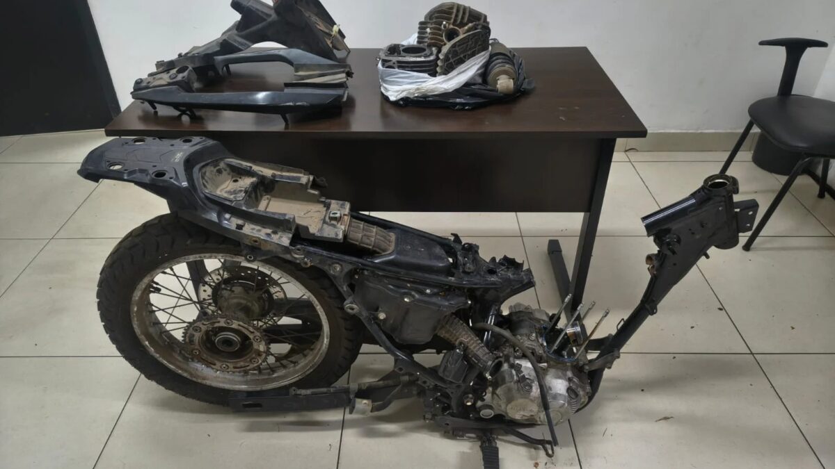 BAEP prende dois em Sumaré por receptação de moto roubada desmontada