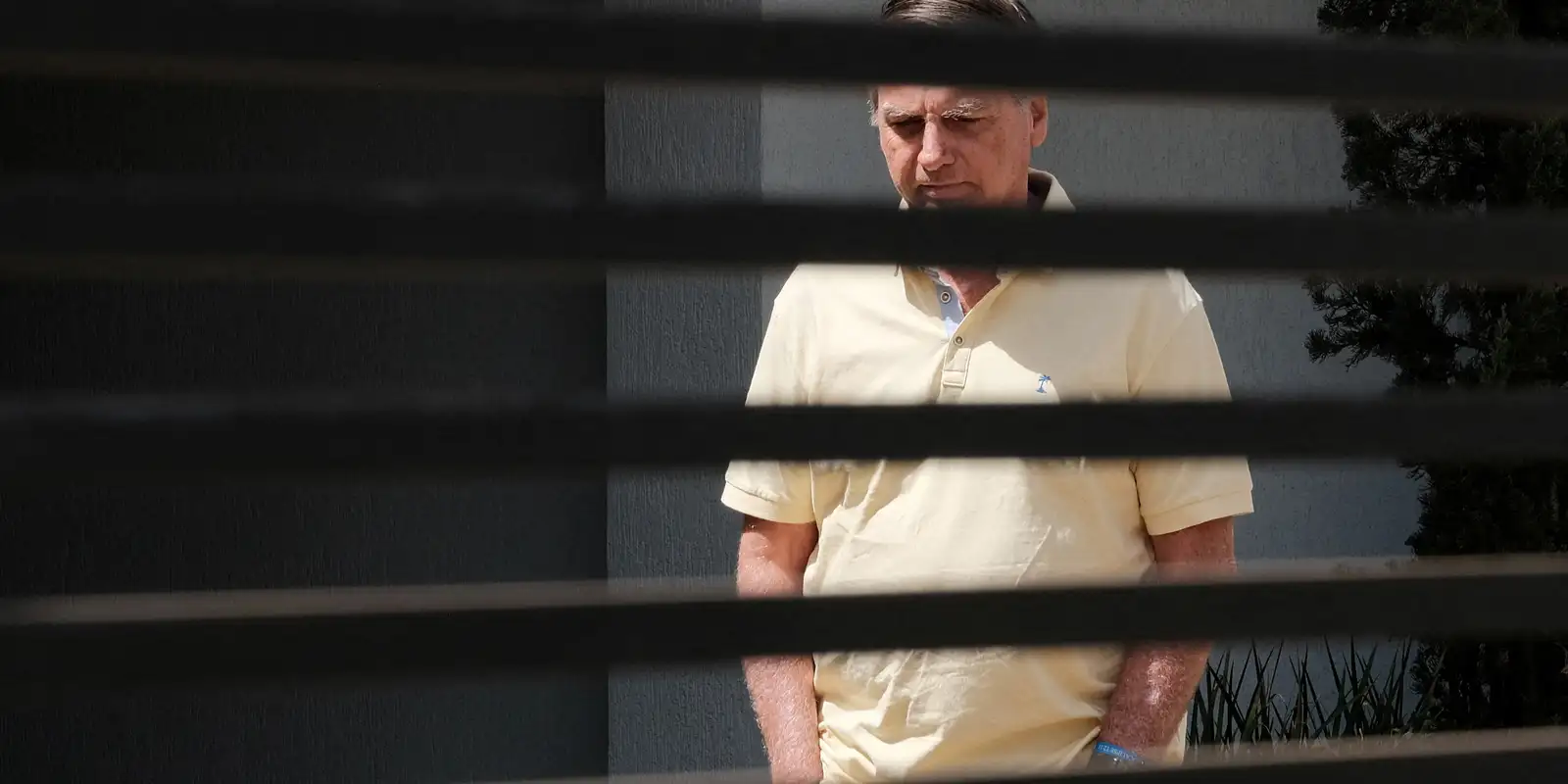 Bolsonaro solicita ao STF liberação de visitas de Flávio na prisão domiciliar