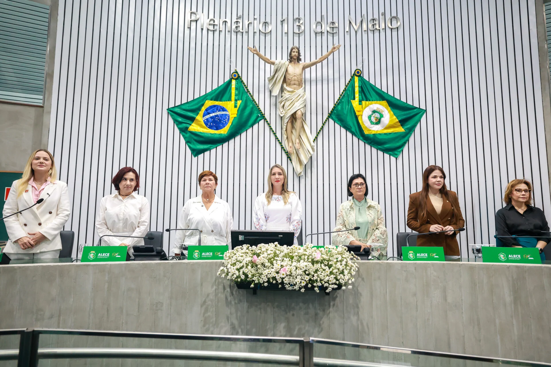 Ceará registra maior presença feminina nas Assembleias, enquanto Acre não elege deputadas