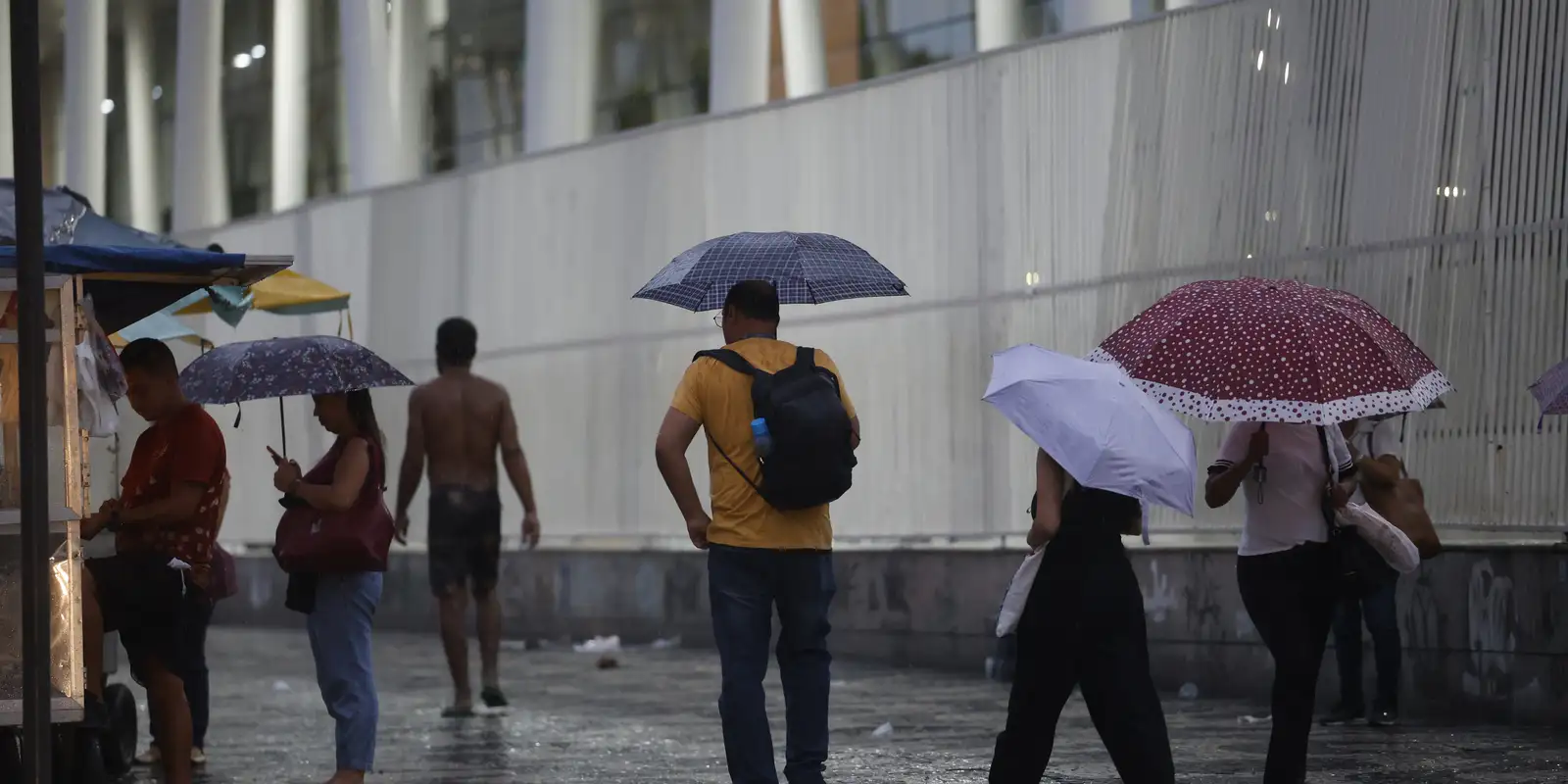 Chuva e raios marcam eleições no Rio neste domingo, alerta Alerta Rio