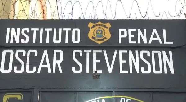 Diretora de presídio em Benfica é presa por desvio de alimentos destinados a detentas