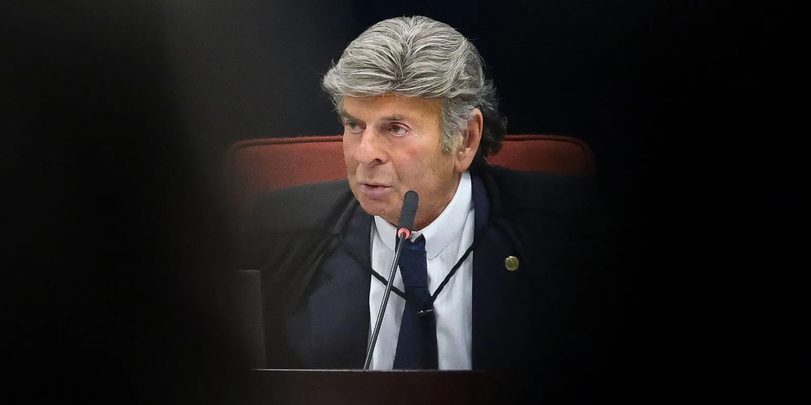 Fux solicita processos sigilosos contra Jair Bolsonaro no STF para análise