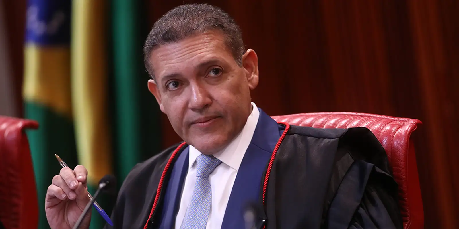 Kassio Nunes Marques suspende propaganda do PT que menciona Flávio Bolsonaro