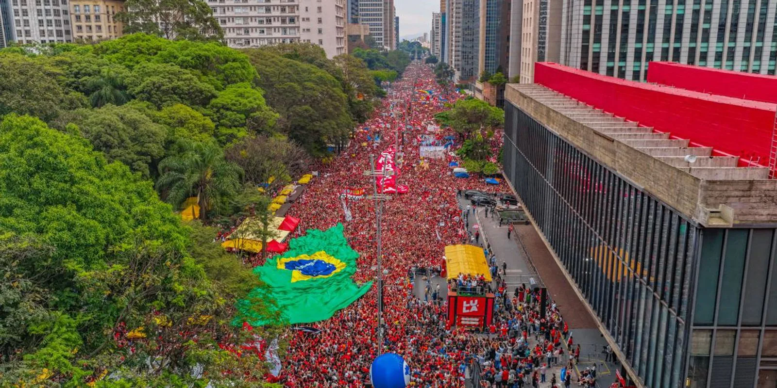 Lula aciona TSE para remover postagens falsas sobre comício na Paulista