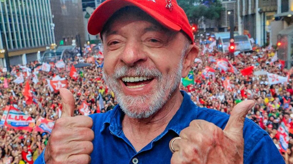 Lula é reeleito com votação recorde e conquista 10,4 milhões de novos votos