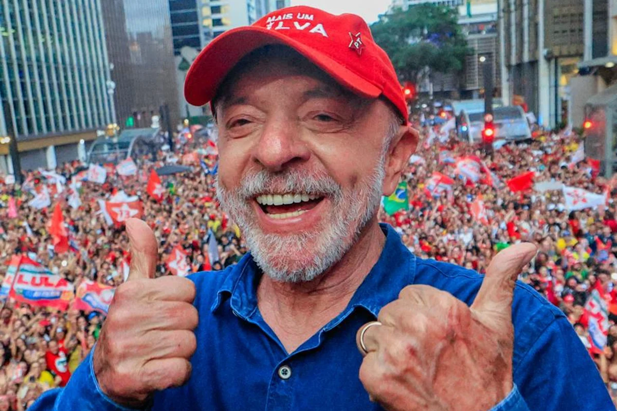 Lula é reeleito com votação recorde e conquista 10,4 milhões de novos votos