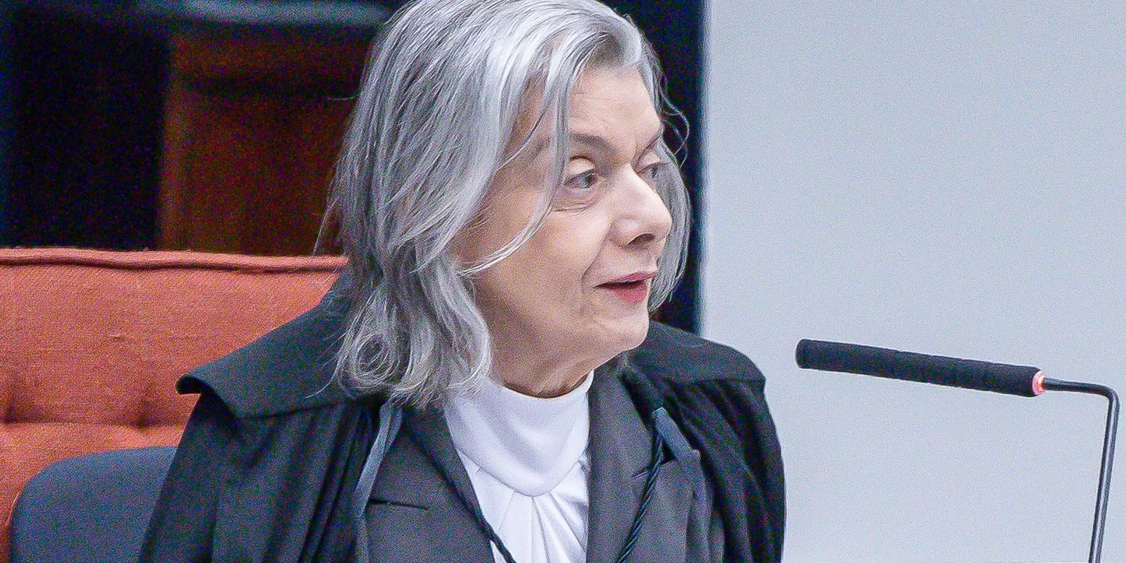Ministra Cármen Lúcia nega pedido de transporte interestadual na eleição de Lula