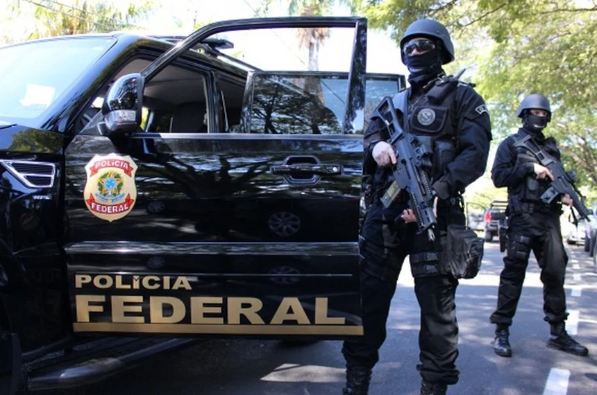 PF investiga suspeitas de interferência e financiamento externo no Brasil