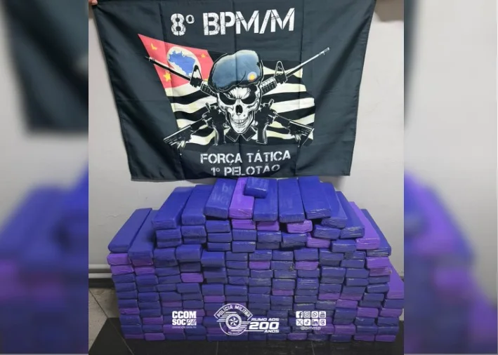 PM apreende 163 kg de maconha em 167 tijolos na zona leste de SP