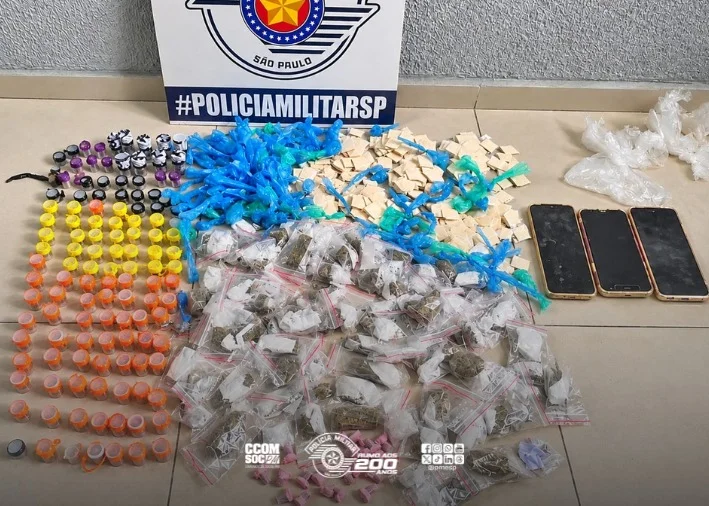 PM apreende 780 porções de drogas durante operação em Itaquaquecetuba