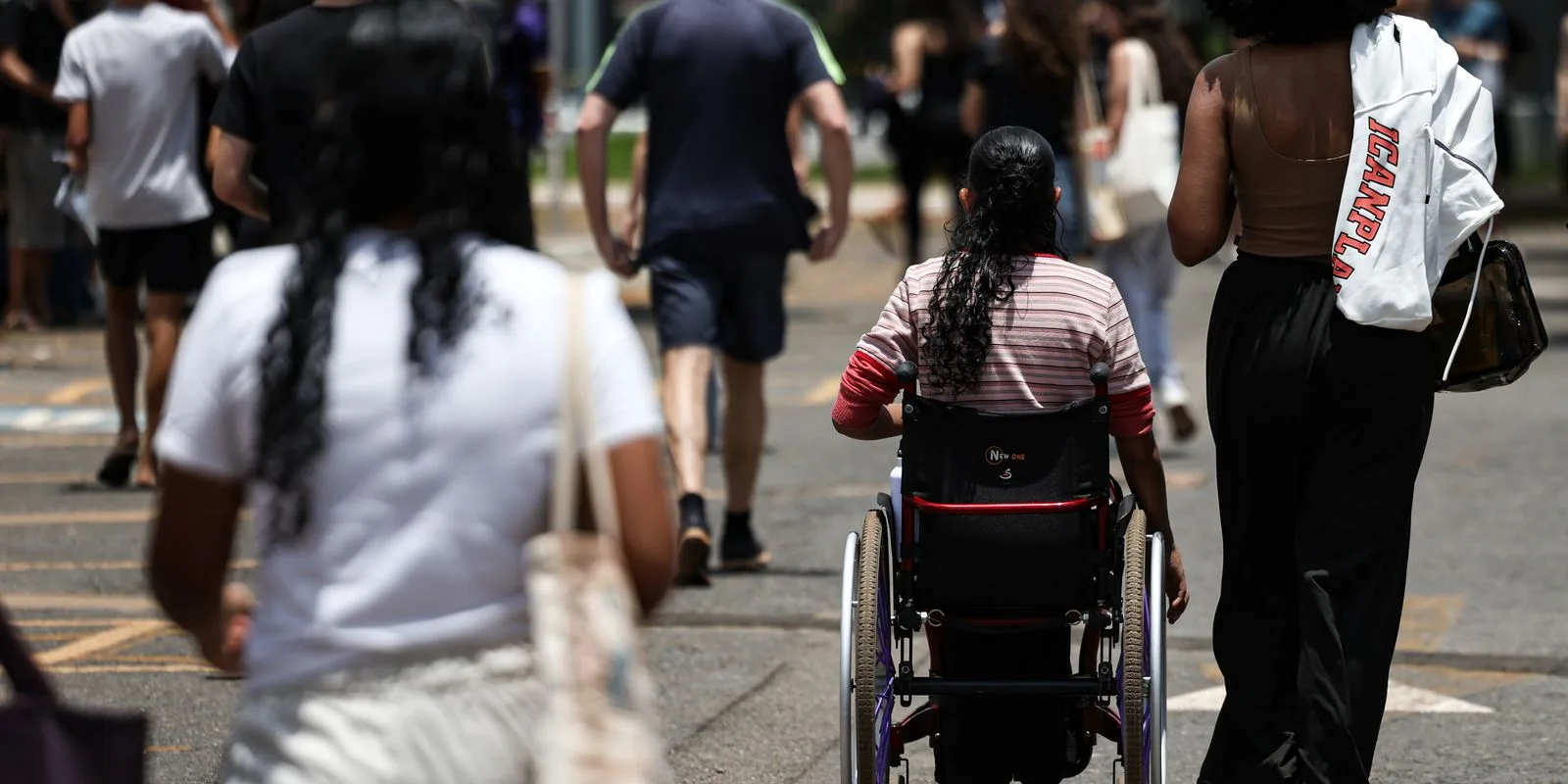 Prazo para escolher idioma do Enem 2026 termina neste domingo (18)