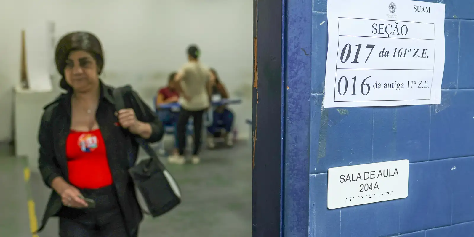TRE-RJ prorroga horário de votação e seções eleitorais ficam abertas até 19h