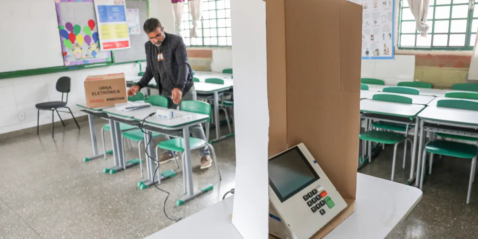 TRE-SP substitui 32 urnas eletrônicas com problemas durante eleições em SP