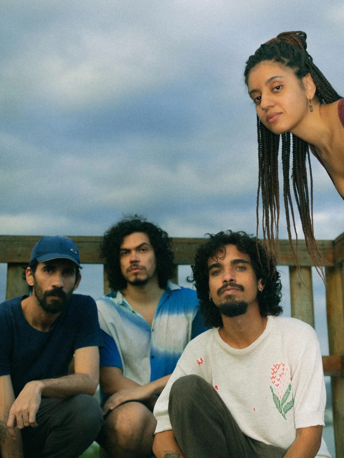 Tem Mas Acabou revela processo criativo em novo single "Não Havia Paz para o Alquimista"